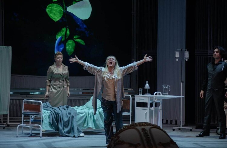Поза простором і часом: чому «Травіата» у Національній опері України зацікавить глядачів різного віку