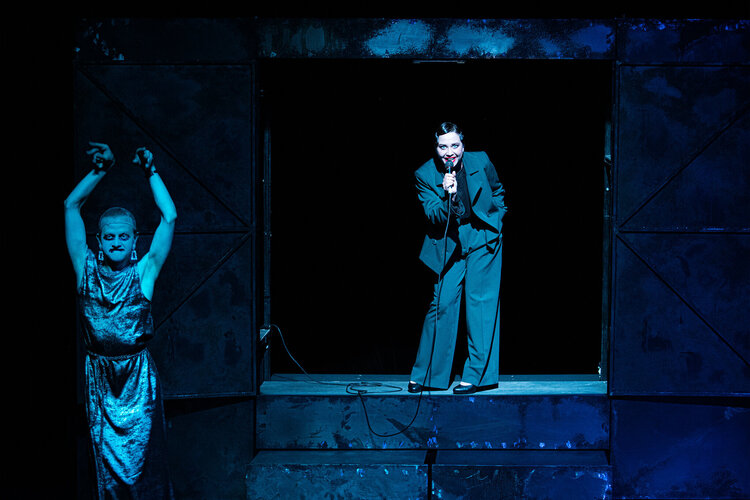 «Абсолютна влада поєднується з безумством»: чим може зацікавити театральна постановка «Калігула»