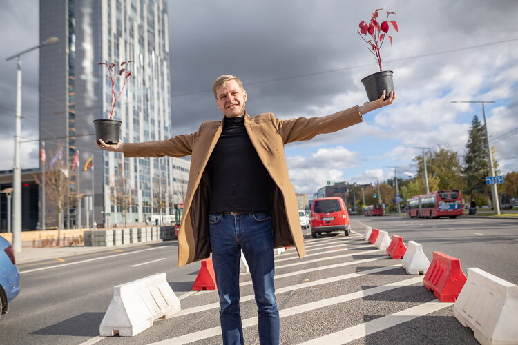 Мер Вільнюса: 	«Моя зарплата – 2200 євро на місяць. Стільки ж отримує водій міського автобуса чи тролейбуса»
