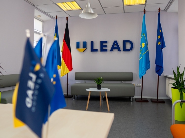   U-LEAD     :            