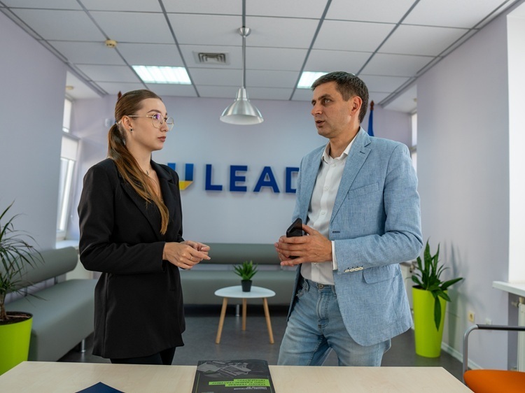   U-LEAD     :            
