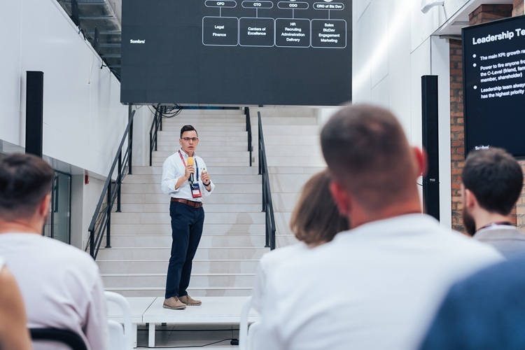  ³   IT Meets:         CEO