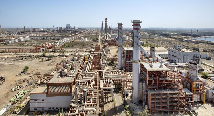      䳿:       Nayara Energy