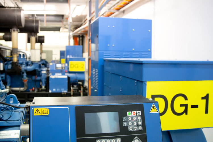     :   Tet    -    Amazon, Microsoft  Google