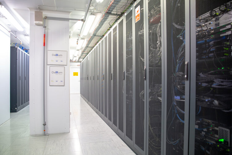     :   Tet    -    Amazon, Microsoft  Google