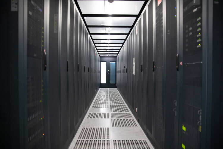     :   Tet    -    Amazon, Microsoft  Google