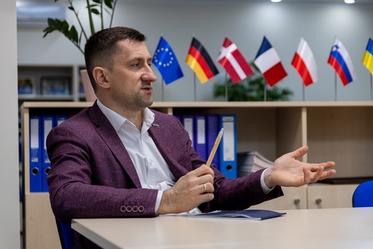 ������� ������������ ����� U-LEAD � ³������� ������: ���������� �������� ������, �������� � ������ ������